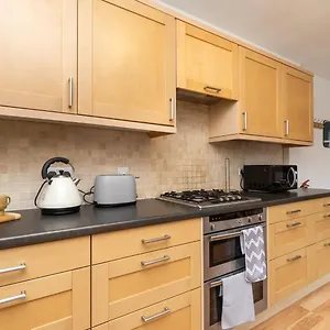 Wifi | Parking | Near Major Attractions Guest house